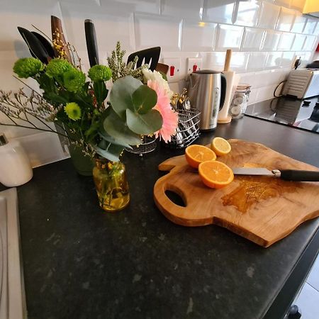 Coopers, Ground Floor Apartment With 2 Bedrooms And 2 Bathrooms Within A Georgian Listed Building Burton-upon-Trent Kültér fotó