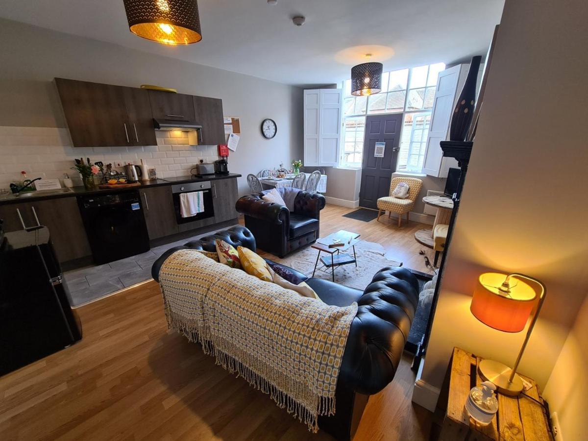 Coopers, Ground Floor Apartment With 2 Bedrooms And 2 Bathrooms Within A Georgian Listed Building Burton-upon-Trent Kültér fotó