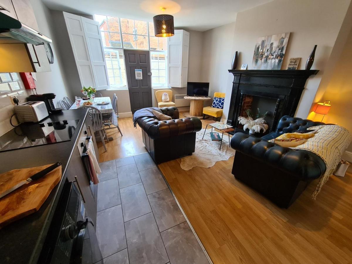 Coopers, Ground Floor Apartment With 2 Bedrooms And 2 Bathrooms Within A Georgian Listed Building Burton-upon-Trent Kültér fotó