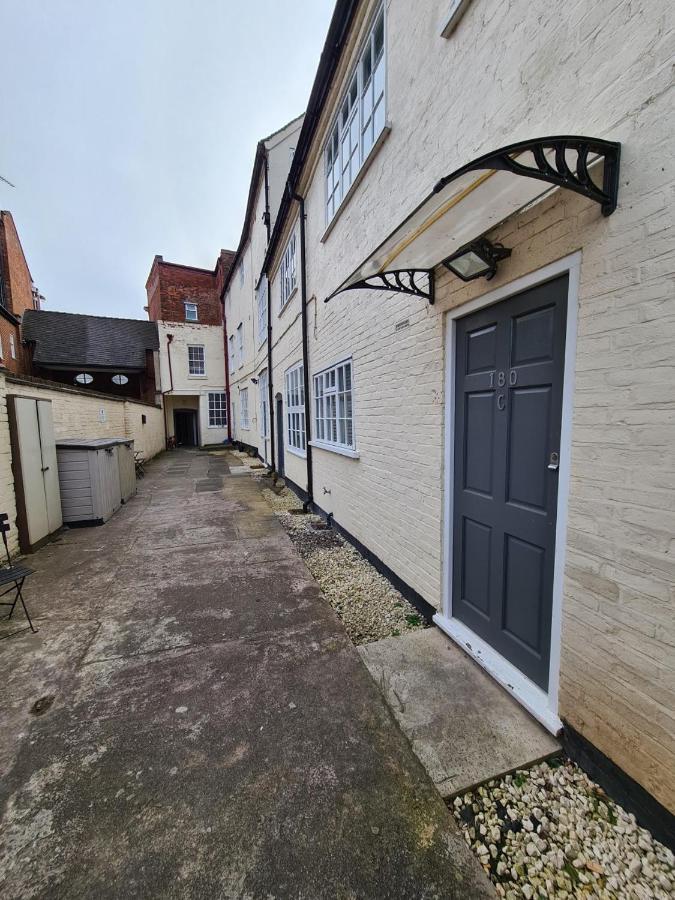 Coopers, Ground Floor Apartment With 2 Bedrooms And 2 Bathrooms Within A Georgian Listed Building Burton-upon-Trent Kültér fotó