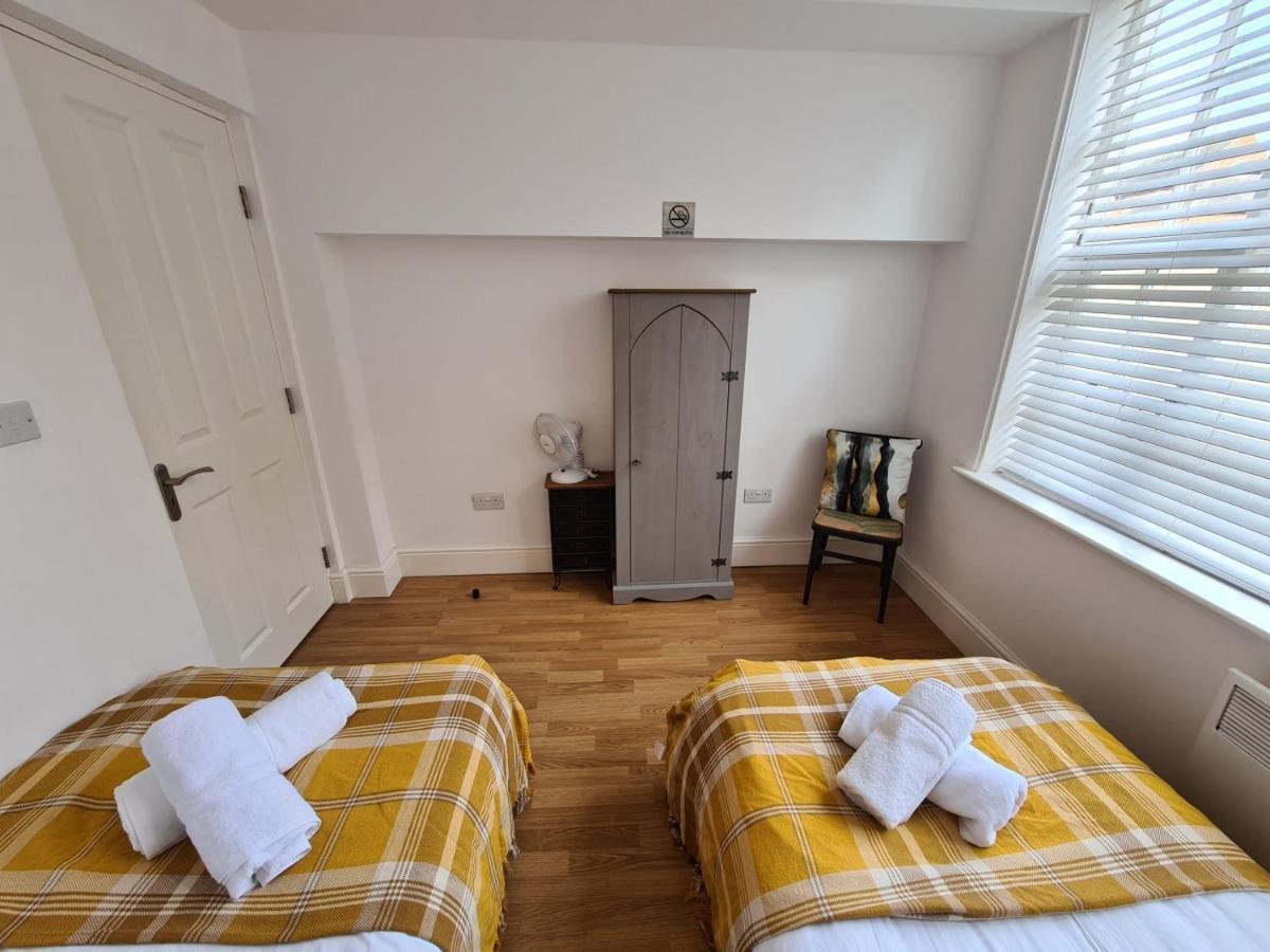 Coopers, Ground Floor Apartment With 2 Bedrooms And 2 Bathrooms Within A Georgian Listed Building Burton-upon-Trent Kültér fotó