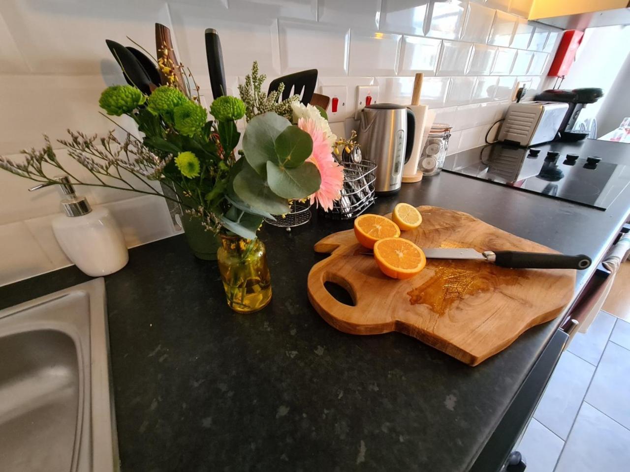 Coopers, Ground Floor Apartment With 2 Bedrooms And 2 Bathrooms Within A Georgian Listed Building Burton-upon-Trent Kültér fotó